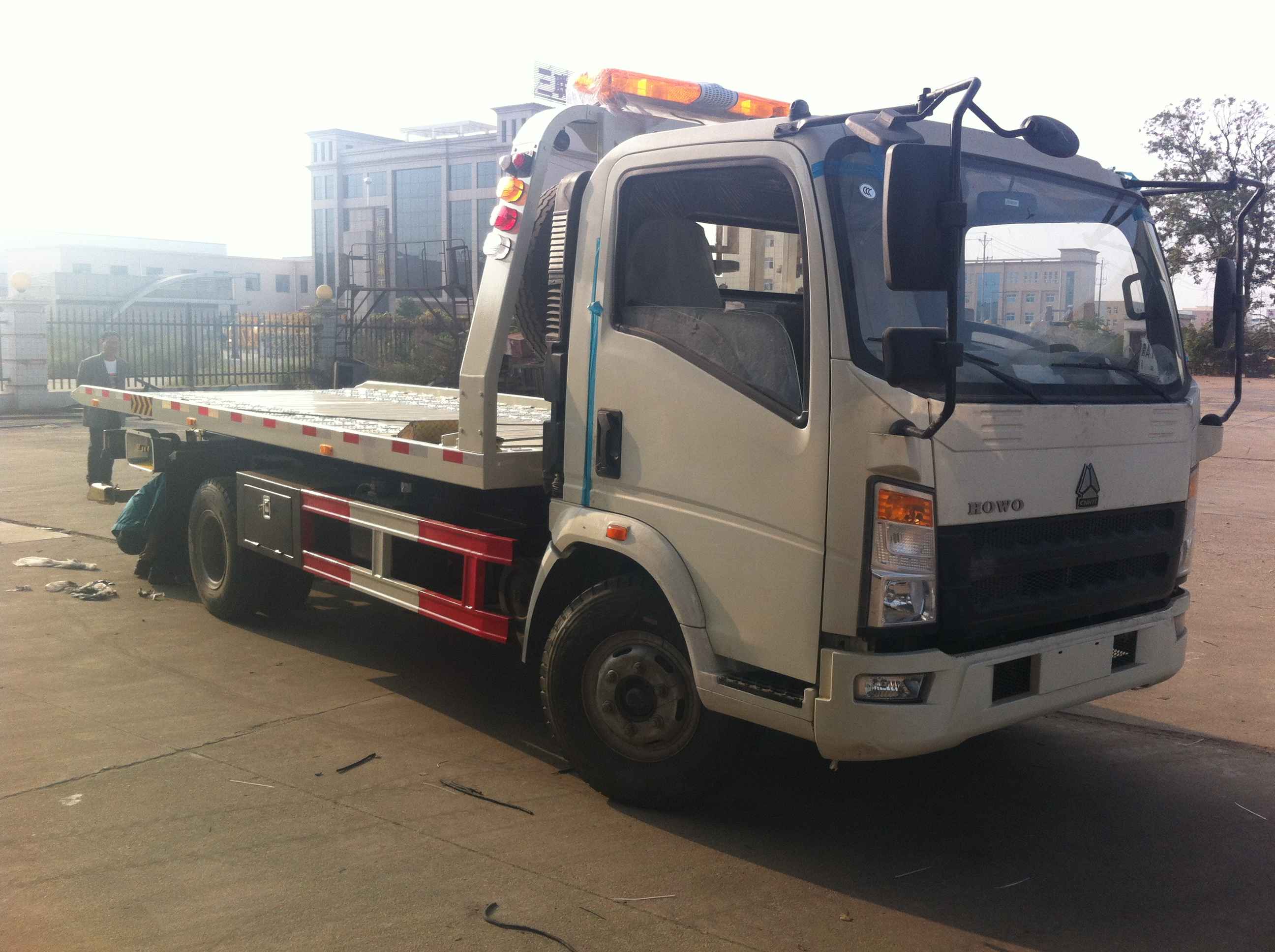 Camion de récupération de chargeur automatique de transport de machines pour le marché philippin