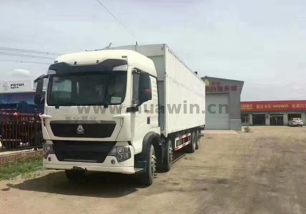 SINOTRUK T5G 8X4 Aluminium Wing Open Van Truck