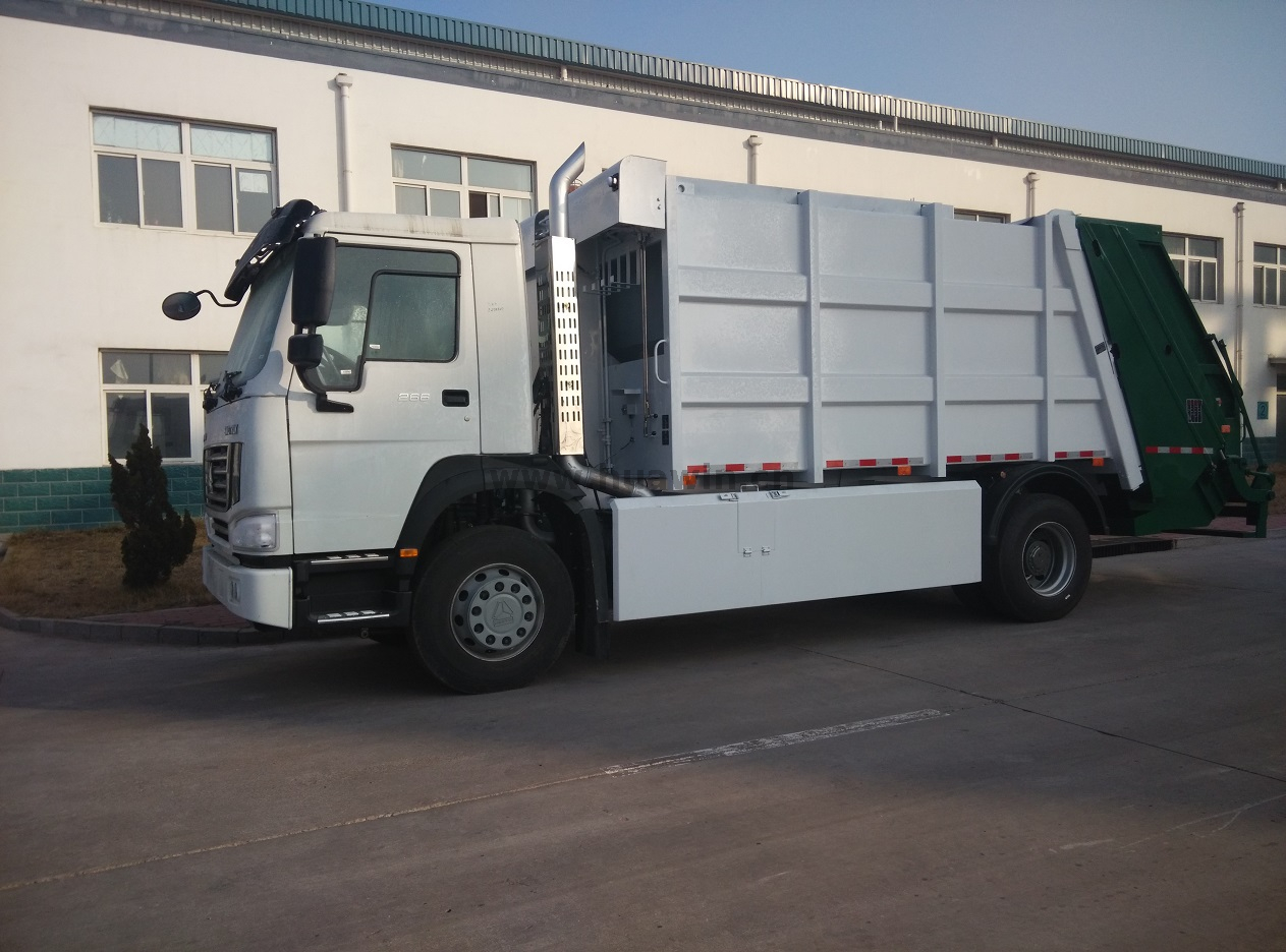 Camion compacteur de déchets lourds SINOTRUK HOWO 4X2 -12CBM
