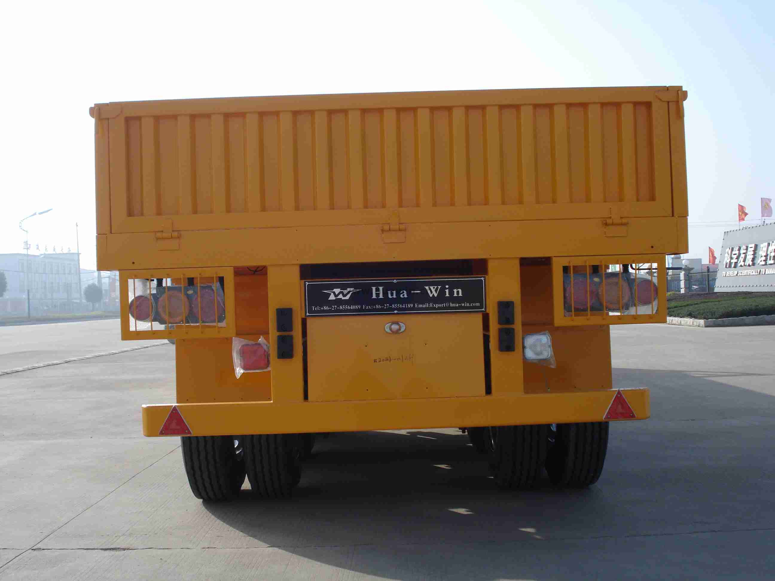 Sinotruk Huawin 3-Axle Wall Side Cargo Truck Semi-remorque